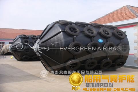 供应聚脲漂浮护舷实心碰垫 诚信供应商永泰